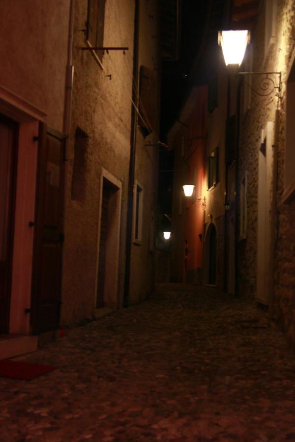 Villa Casa Angelo Torri Del Benaco Exterior foto